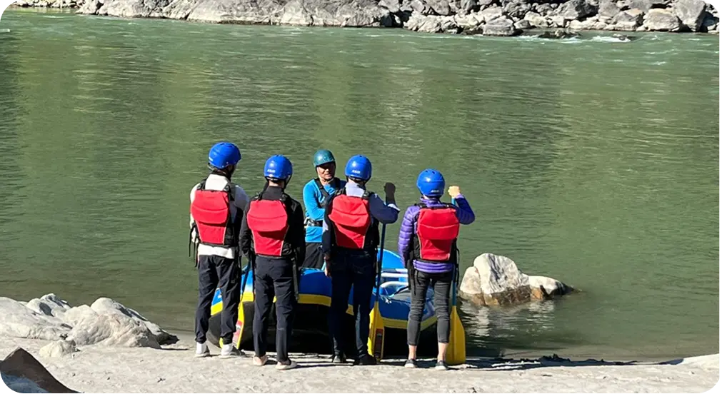 Guests learning rafting on the Mangde Chhu river